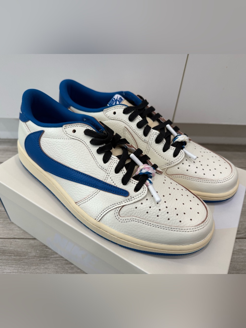 Fragment Travis Scott Jordan 1 Retro Low DM7866-104 Sail Black Military Blue 12 - Picture 3 of 13